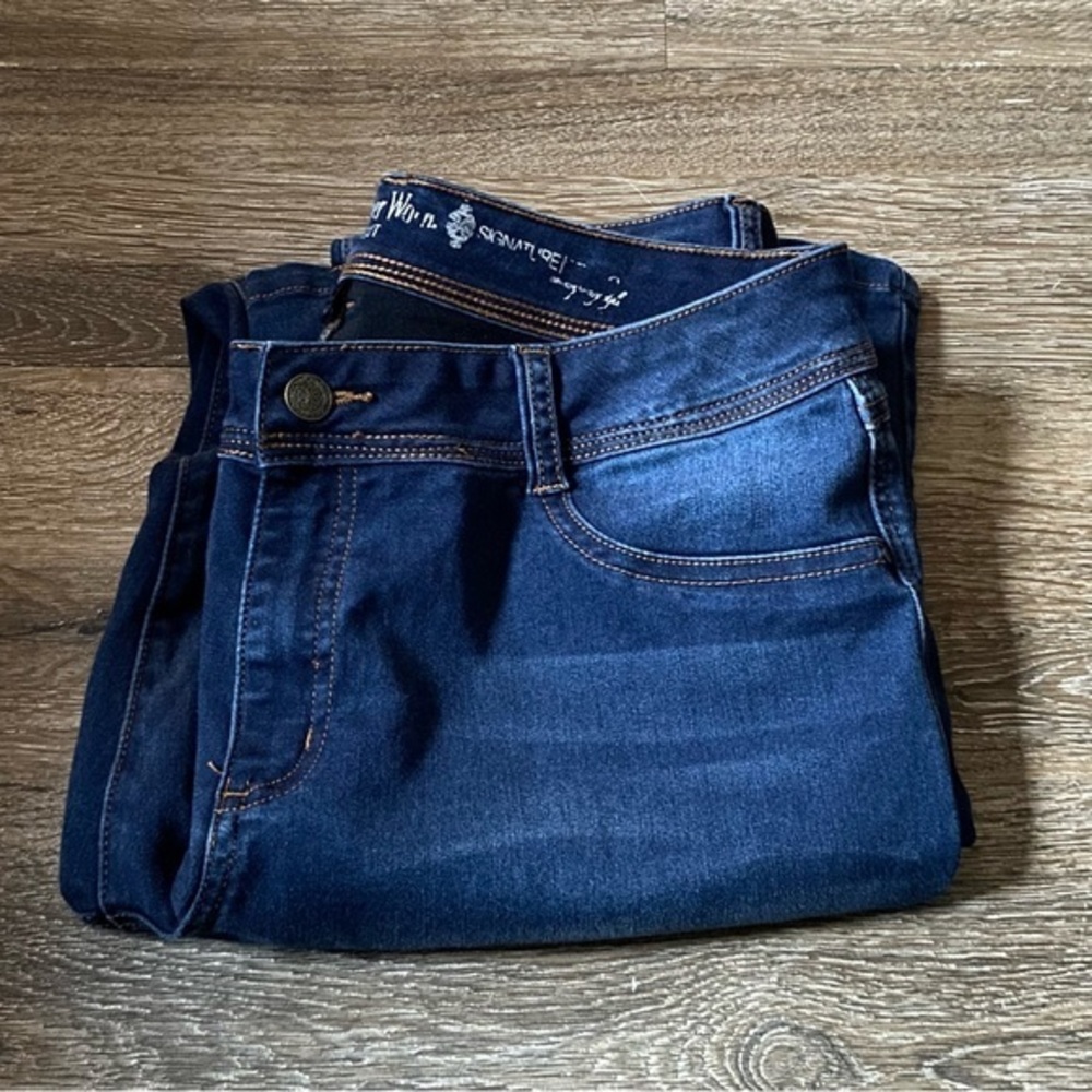 Signature Boot Cut Jeans Jegging Women’s Size 12 Long Blue Dark Wash - Picture 3 of 14